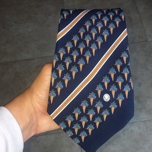 Vintage Bouquet of Flowers Valentino Tie